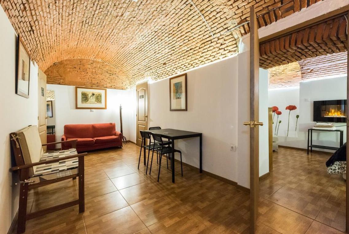 Encomienda Guest House Мадрид Экстерьер фото